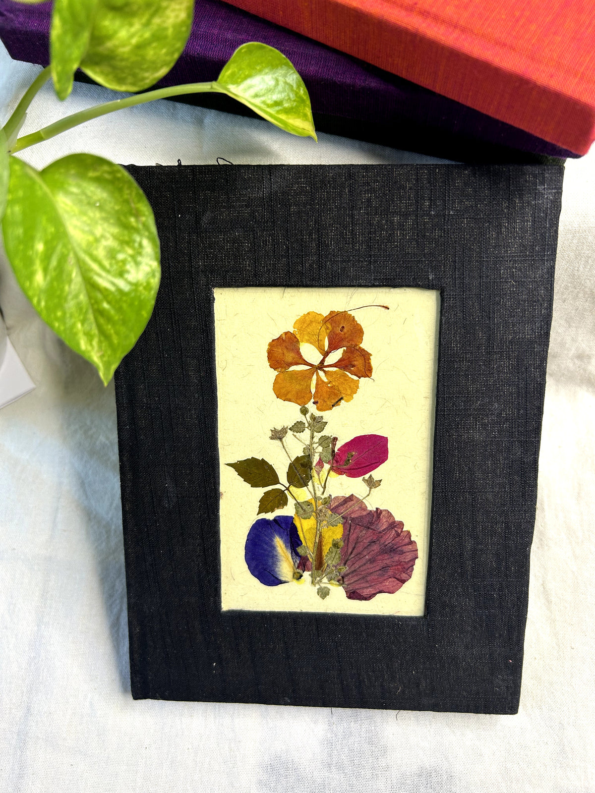 Iklil Pressed Petal Journal – Onyx Black